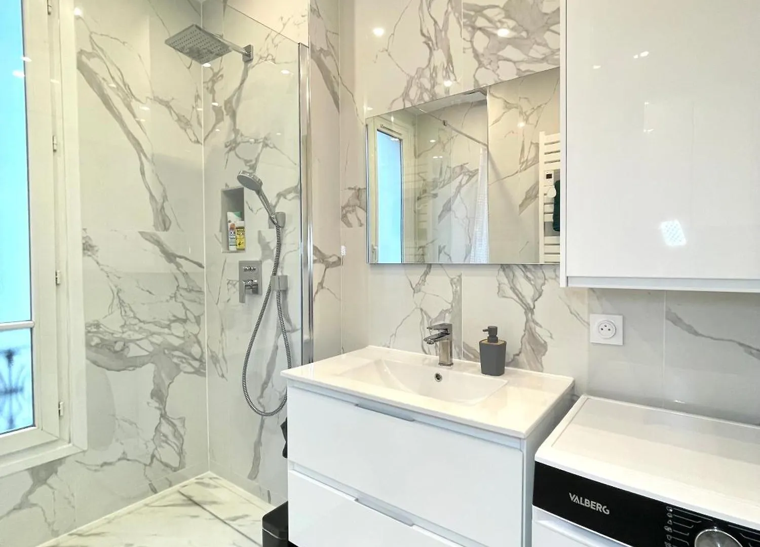 Paris-alesia Super 2 Pieces De 39m2 - Tres Cosy Pour 1 - 5 Personnes Totalement Refait A Neuf -entire Luxurious And Warm -paris Alesia 14eme - Proche Aeroport Paris-orly - Parc Des Expositions Porte De Versailles Free Wifi Gratu Apartment *
