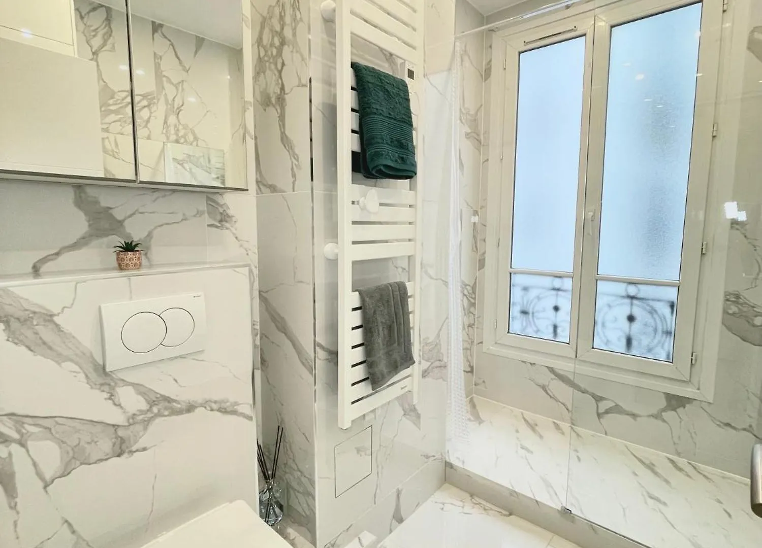 Paris-alesia Super 2 Pieces De 39m2 - Tres Cosy Pour 1 - 5 Personnes Totalement Refait A Neuf -entire Luxurious And Warm -paris Alesia 14eme - Proche Aeroport Paris-orly - Parc Des Expositions Porte De Versailles Free Wifi Gratu Apartment *